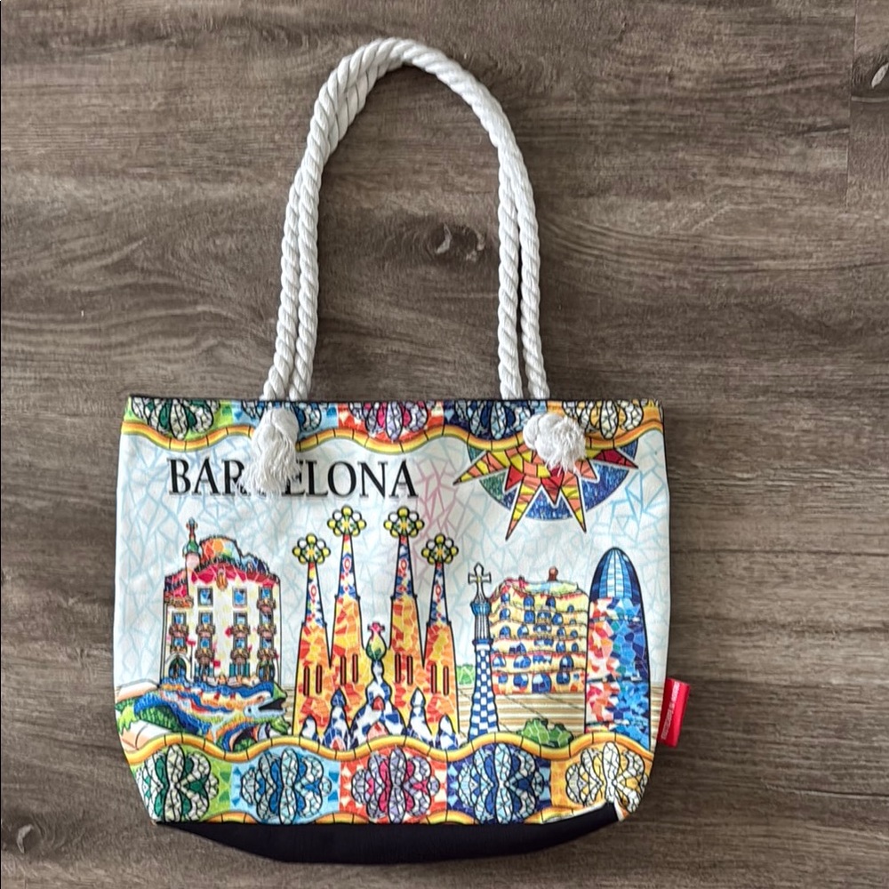 NWT Barcelona Multicolor Tote Bag with Zipper